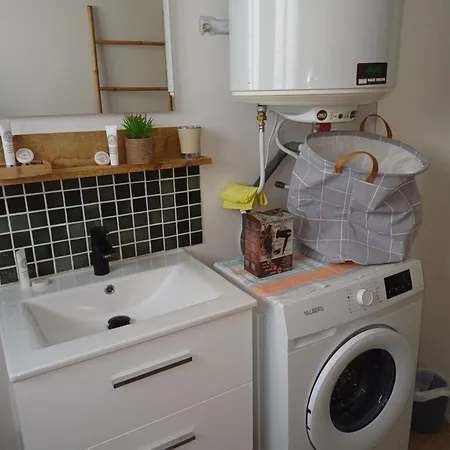 T2 Proche Tramway Et Plages 아파트