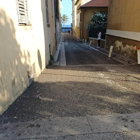 T2 Proche Tramway Et Plages Appartement